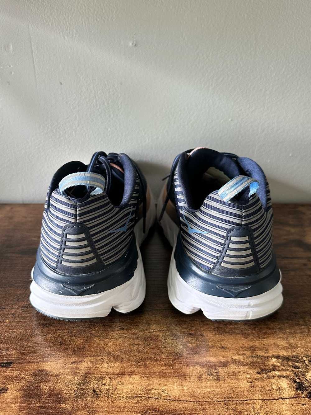 Women’s Hoka Bondi 6 Sz 8.5 - Picture 4 of 9